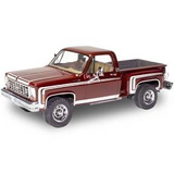 REVELL 1:24 76 CHEVY SPORTS STEPSIDE PIC